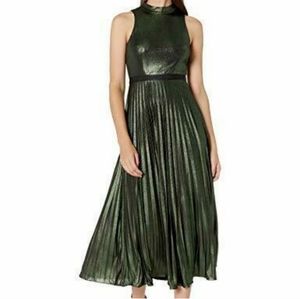 Donna Morgan woman size 12 green  stretch foil pleated dress